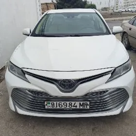 Toyota Camry 2020