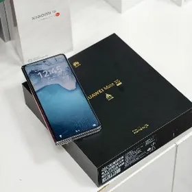 Huawei mate X5