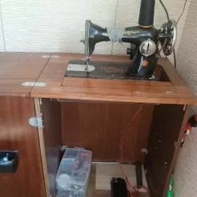 Швейная машинка