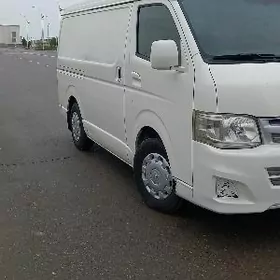 Toyota Hiace 2011