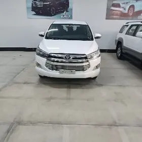 Toyota Innova 2020