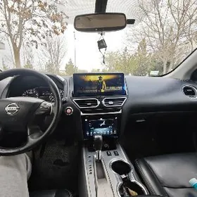 Nissan Pathfinder 2019