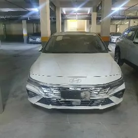 Hyundai Elantra 2025