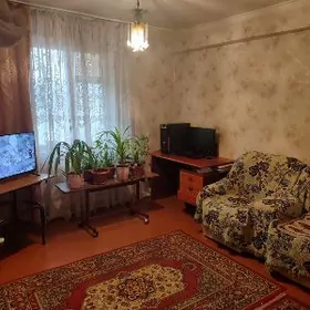 продам 1 комнатную 30 мкр