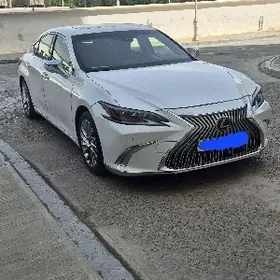 Lexus ES 300h 2019