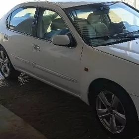 Nissan Maxima 2000