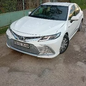 Toyota Camry Hybrid 2021
