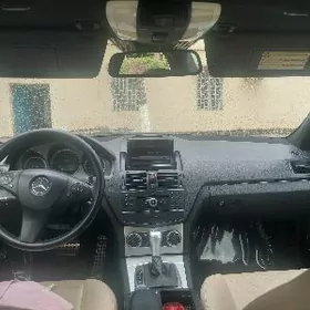 Mercedes-Benz C350 2010