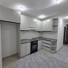 1 комнатная,2 этаж