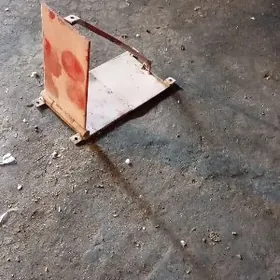 Стоянка замок