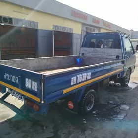 Hyundai H100 2002