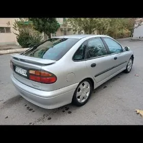 Renault Laguna 1 2001