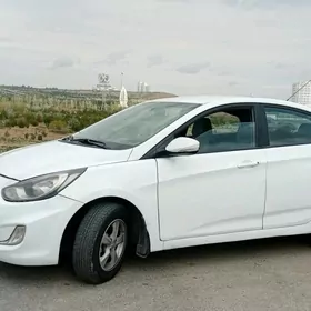 Hyundai Accent 2011