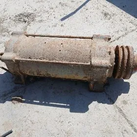 dwigatel двигател