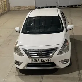Nissan Versa 2015