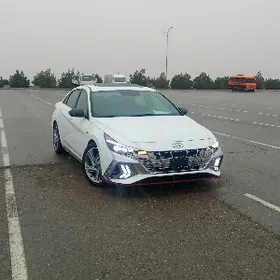 Hyundai Elantra 2023