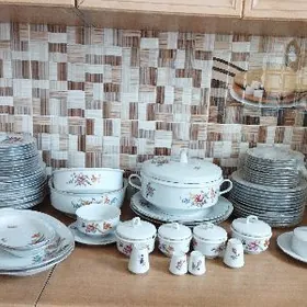 Столовый сервиз на 12 персон