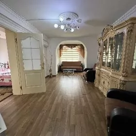 10мкр 4 ком 2 этаж