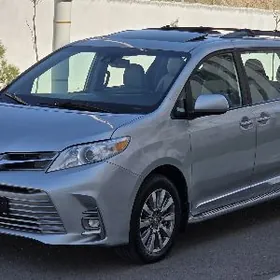 Toyota Sienna 2019