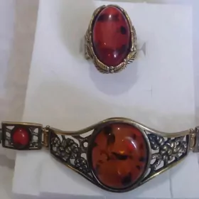 Ýantar braslet we ýüzügi