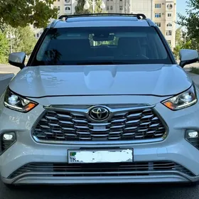Toyota Highlander 2020