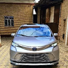 Toyota Sienna 2021