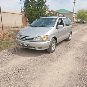 Toyota Sienna 2002