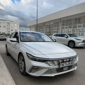 Hyundai Elantra 2025