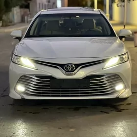Toyota Camry 2019