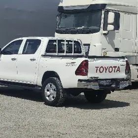 Toyota Hilux 2019