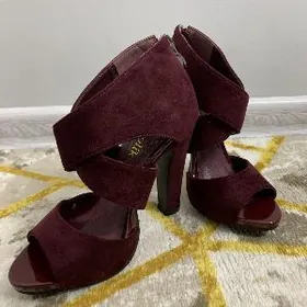 Новый босоножки