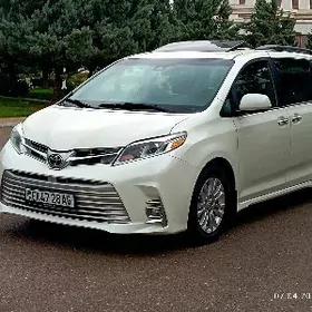 Toyota Sienna 2020