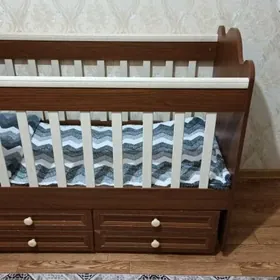 Продаётся Кровать Детская.