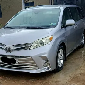 Toyota Sienna 2018