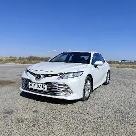 Toyota Camry 2018