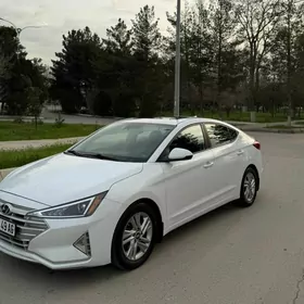 Hyundai Elantra 2020