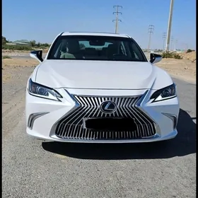 Lexus ES 250 2020
