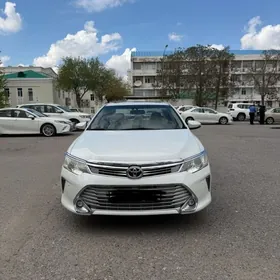 Toyota Camry 2016