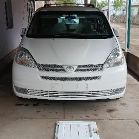Toyota Sienna 2005