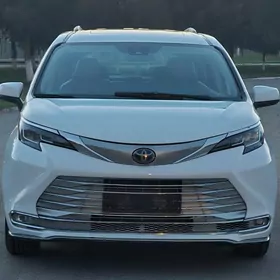 Toyota Sienna 2021