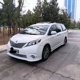 Toyota Camry 2016