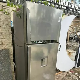 LG холодильник