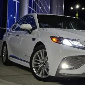 Toyota Camry 2021