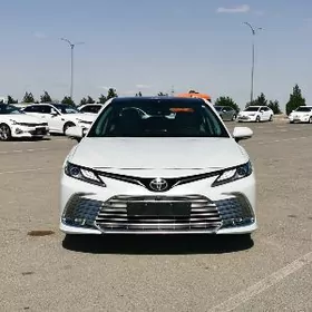 Toyota Camry 2024
