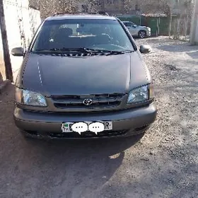 Toyota Sienna 1999
