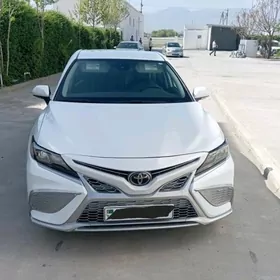 Toyota Camry 2022