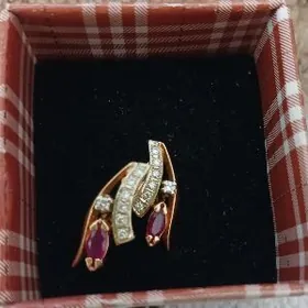 серьги с настоящим рубином и б