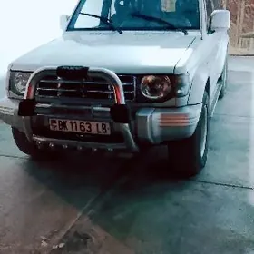 Mitsubishi Pajero 1994