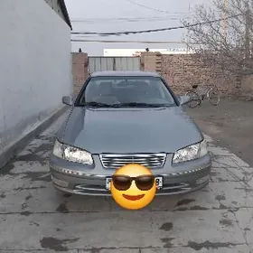 Toyota Camry 2001