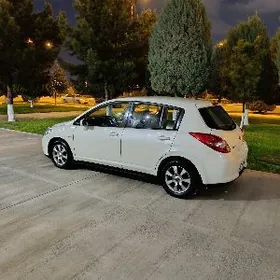 Nissan Tiida 2008